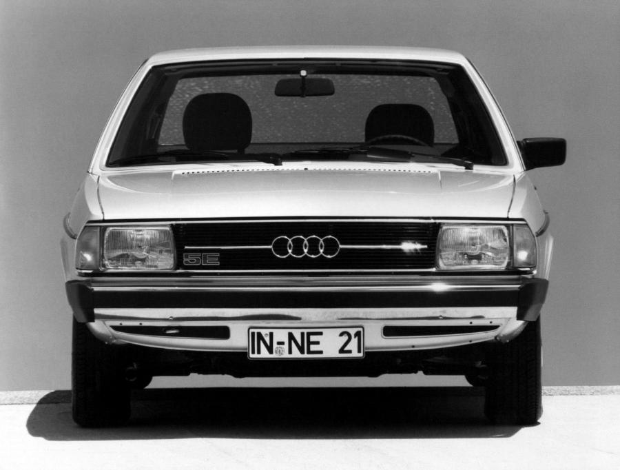 Audi 100 Avant 5E (C2) 1977 года  (фото 2 из 4)